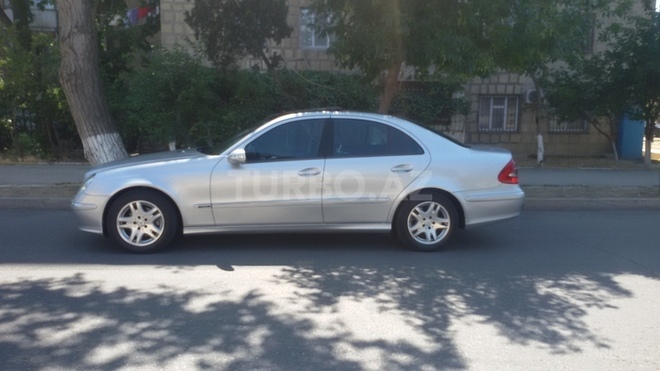 Mercedes E 270 2002, 182,000 km - 2.7 l - Bakı
