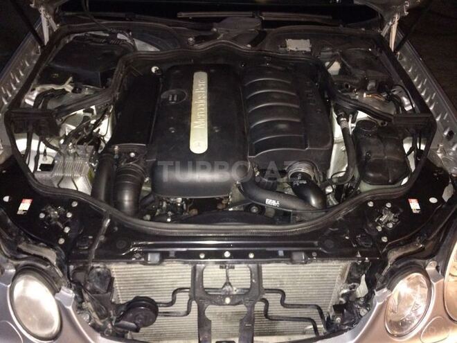 Mercedes E 270 2002, 182,000 km - 2.7 l - Bakı