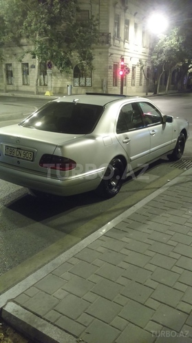 Mercedes E 220 1999, 431,000 km - 2.2 л - Bakı