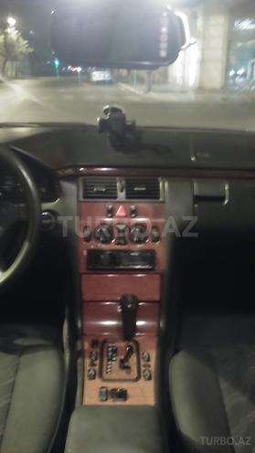 Mercedes E 220 1999, 431,000 km - 2.2 л - Bakı