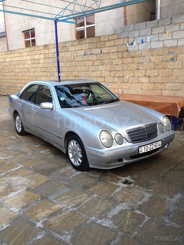 Mercedes E 240 2000, 239,000 km - 2.4 l - Bakı