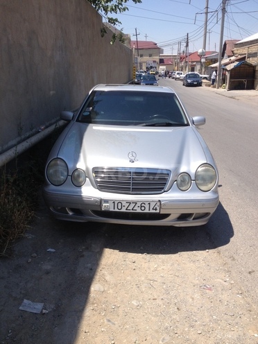 Mercedes E 240 2000, 239,000 km - 2.4 l - Bakı