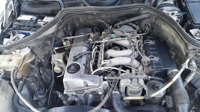 Mercedes E 200 1995, 326,800 km - 2.0 l - Bakı