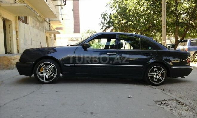 Mercedes E 240 1999, 237,000 km - 2.4 л - Sumqayıt