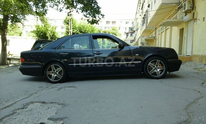 Mercedes E 240 1999, 237,000 km - 2.4 л - Sumqayıt