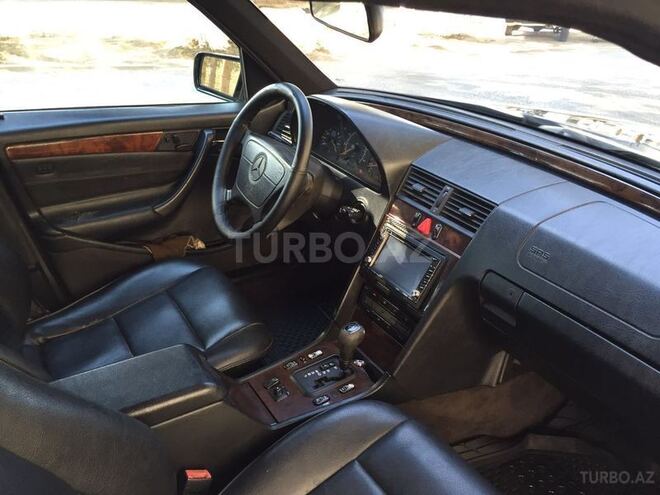 Mercedes C 230 1997, 300,000 km - 2.3 л - Sumqayıt