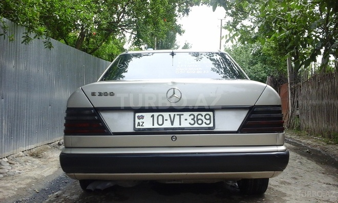Mercedes E 300 1991, 1,500,000 km - 3.0 l - Füzuli