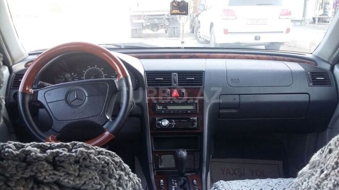 Mercedes C 230 1997, 200,000 km - 2.3 л - Bakı