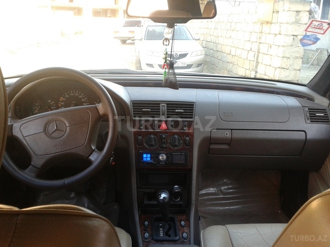 Mercedes C 250 1996, 4,617,900 km - 2.5 л - Sumqayıt
