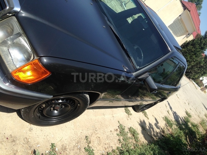 Mercedes E 220 1992, 354,300 km - 0.2 l - Bakı
