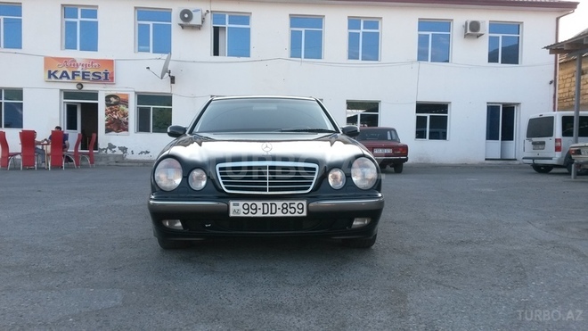 Mercedes E 240 1999, 213,000 km - 2.4 l - Şəki