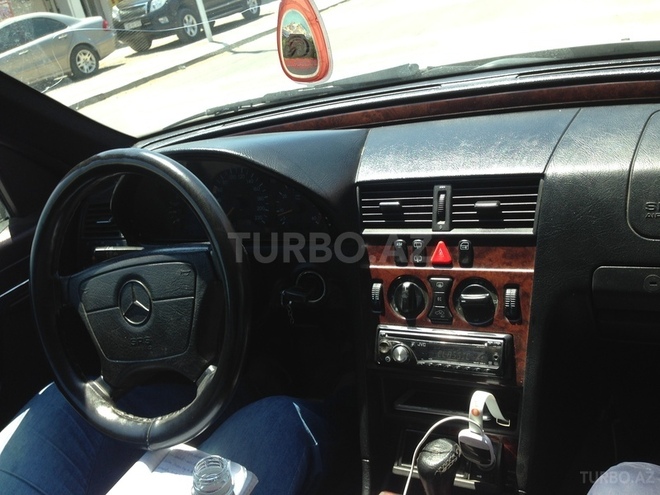 Mercedes C 220 1998, 189,000 km - 2.2 l - Bakı