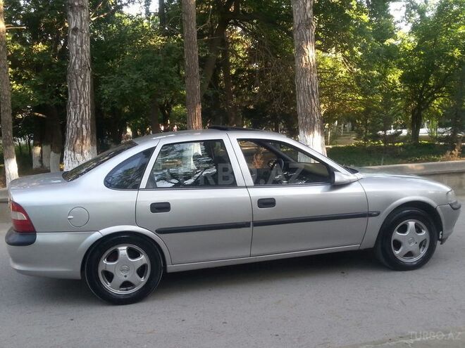 Opel Vectra 1998, 225,000 km - 1.8 l - Sumqayıt