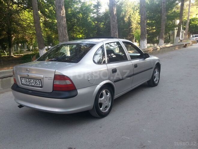 Opel Vectra 1998, 225,000 km - 1.8 l - Sumqayıt