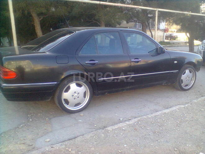 Mercedes E 220 1997, 280,000 km - 2.2 l - Bakı