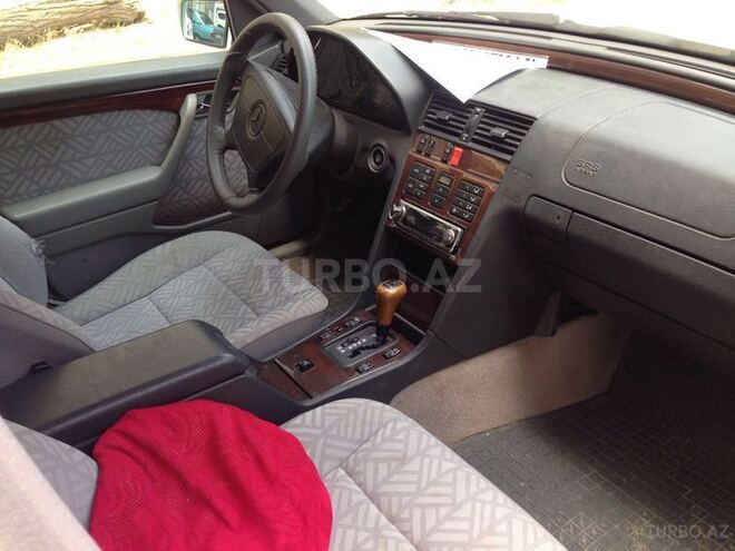 Mercedes C 250 1995, 300,000 km - 2.5 л - Bakı