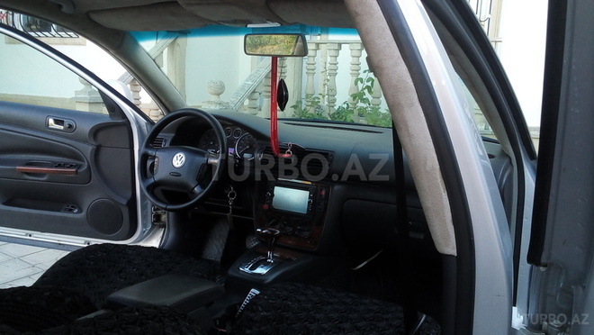 Volkswagen Passat 2004, 218,000 km - 1.8 l - Bakı
