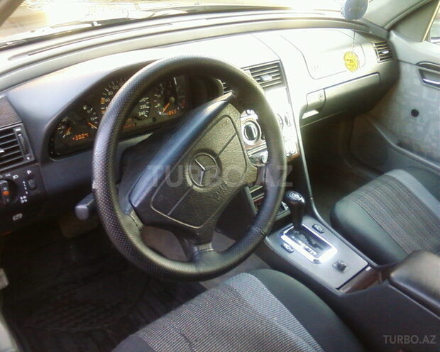 Mercedes C 200 1995, 250,000 km - 2.0 l - Bakı
