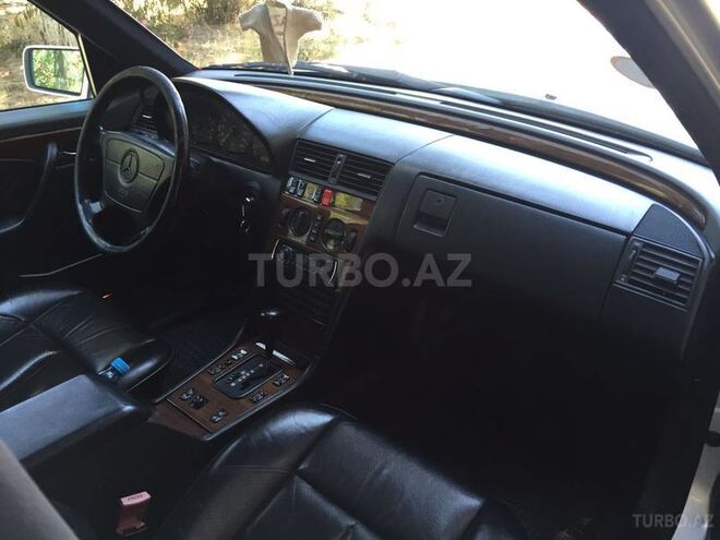 Mercedes C 220 1994, 300,000 km - 2.2 л - Sumqayıt