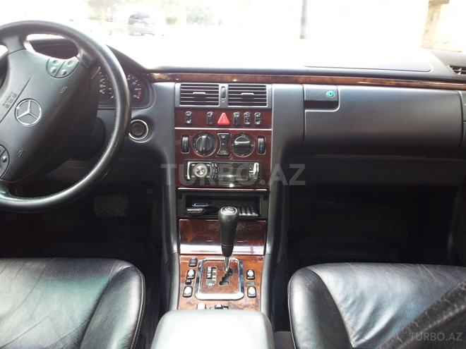 Mercedes E 200 1999, 194,000 km - 2.0 l - Xırdalan