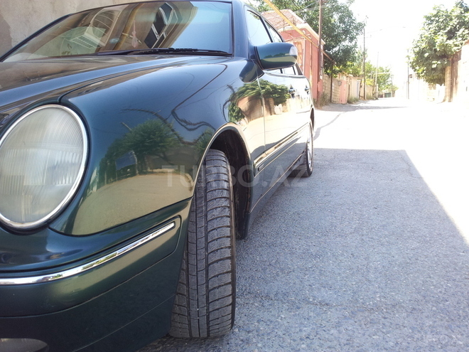 Mercedes E 200 1999, 194,000 km - 2.0 l - Xırdalan
