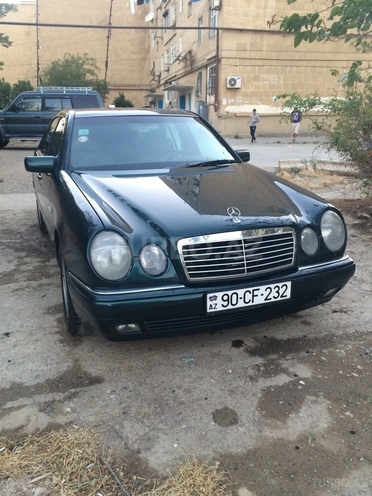 Mercedes E 230 1996, 330,000 km - 2.3 l - Bakı