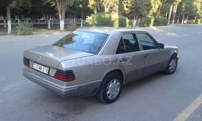 Mercedes E 230 1992, 250,000 km - 2.3 l - Sumqayıt