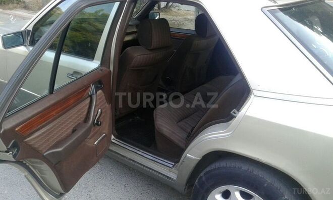 Mercedes E 230 1992, 250,000 km - 2.3 l - Sumqayıt