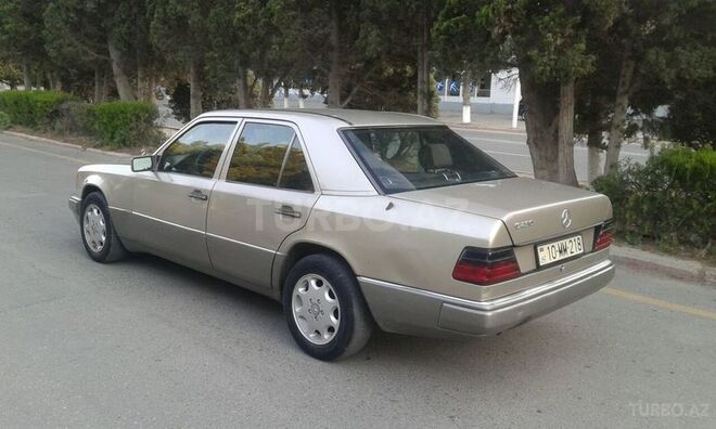 Mercedes E 230 1992, 250,000 km - 2.3 l - Sumqayıt