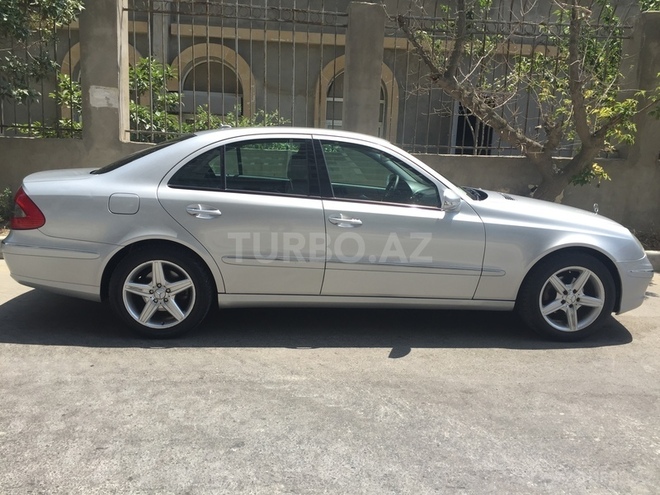 Mercedes E 220 2007, 207,000 km - 2.2 l - Bakı
