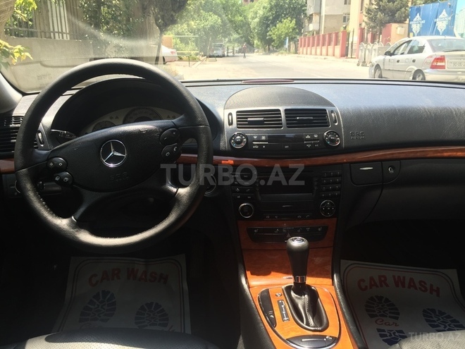 Mercedes E 220 2007, 207,000 km - 2.2 l - Bakı