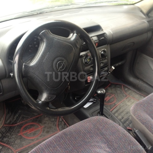 Opel Corsa 1996, 184,000 km - 1.4 l - Bakı