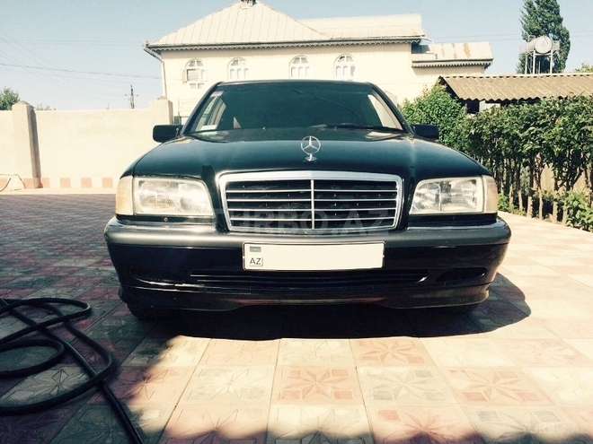 Mercedes C 230 1997, 245,000 km - 2.3 l - Bakı