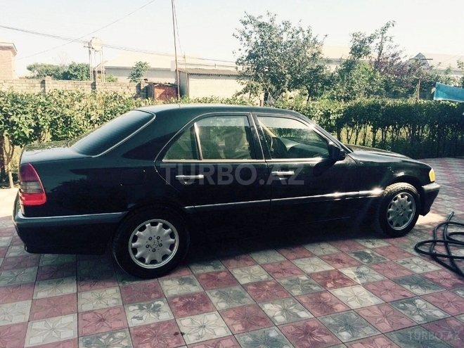 Mercedes C 230 1997, 245,000 km - 2.3 l - Bakı