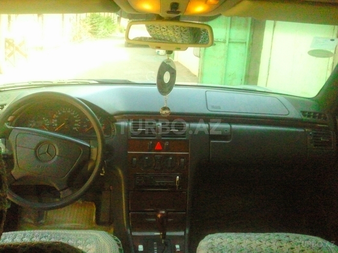 Mercedes E 300 1995, 240,000 km - 3.0 l - Bakı