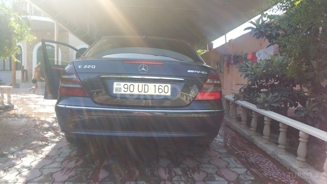 Mercedes E 220 2005, 210,000 km - 2.2 l - Bakı