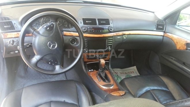 Mercedes E 220 2005, 210,000 km - 2.2 l - Bakı