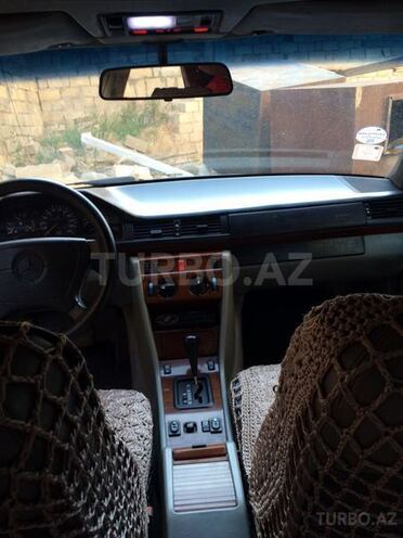 Mercedes E 220 1994, 323,000 km - 2.2 l - Bakı