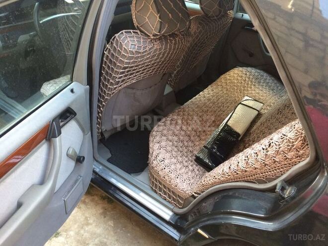 Mercedes E 220 1994, 323,000 km - 2.2 l - Bakı
