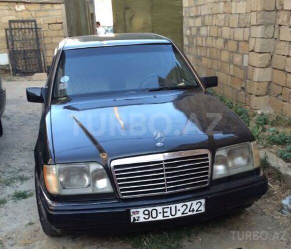 Mercedes E 220 1994, 323,000 km - 2.2 l - Bakı