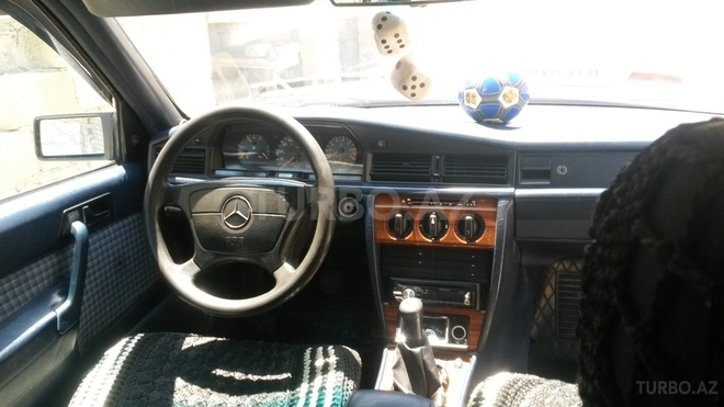 Mercedes 190 1992, 330,000 km - 1.8 l - Sumqayıt