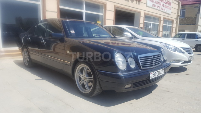 Mercedes E 240 1999, 220,000 km - 2.4 l - Sumqayıt