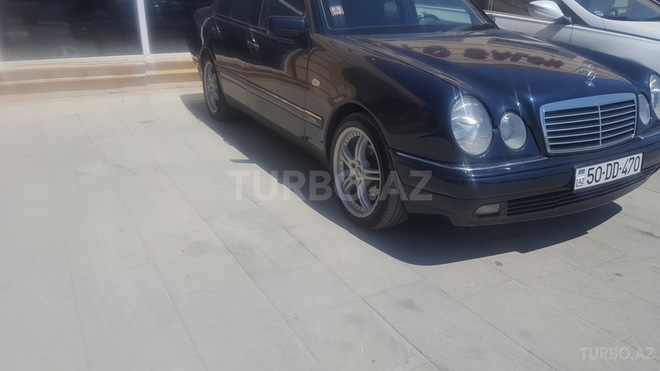 Mercedes E 240 1999, 220,000 km - 2.4 l - Sumqayıt