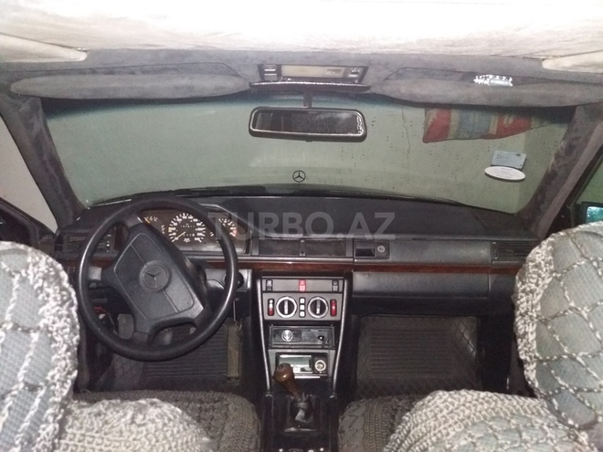 Mercedes E 200 1993, 398,000 km - 0.2 l - Bakı