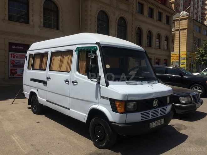 Mercedes 208 D 1994, 410,000 km - 2.0 l - Bakı