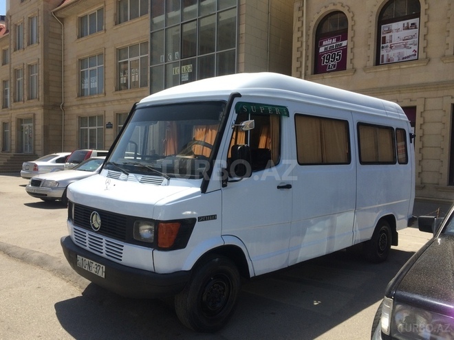 Mercedes 208 D 1994, 410,000 km - 2.0 l - Bakı