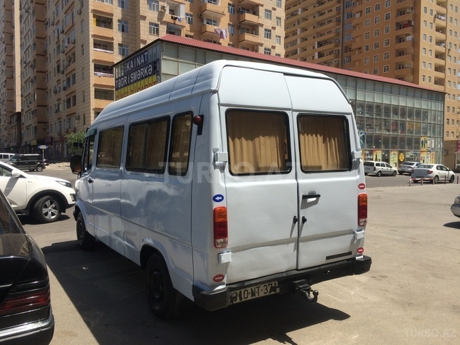 Mercedes 208 D 1994, 410,000 km - 2.0 l - Bakı