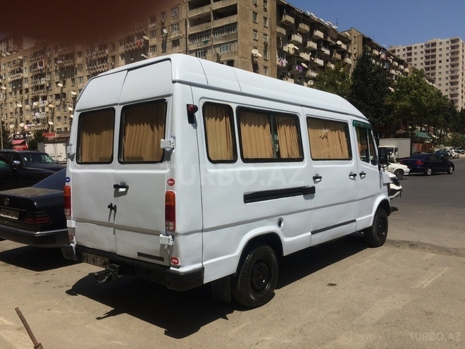 Mercedes 208 D 1994, 410,000 km - 2.0 l - Bakı