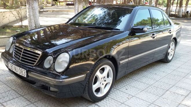 Mercedes E 240 2000, 171,000 km - 2.4 л - Sumqayıt