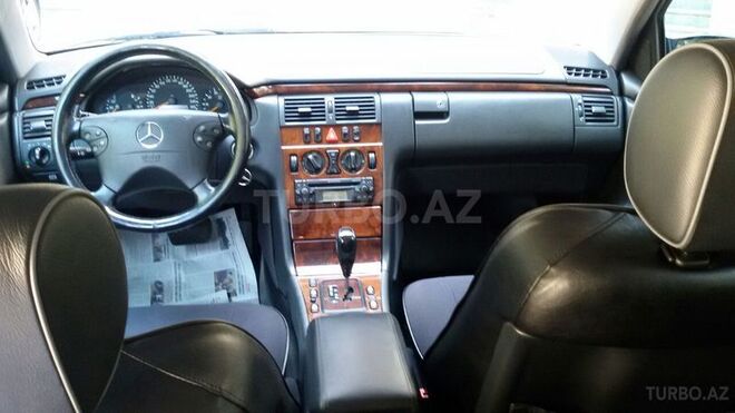 Mercedes E 240 2000, 171,000 km - 2.4 л - Sumqayıt